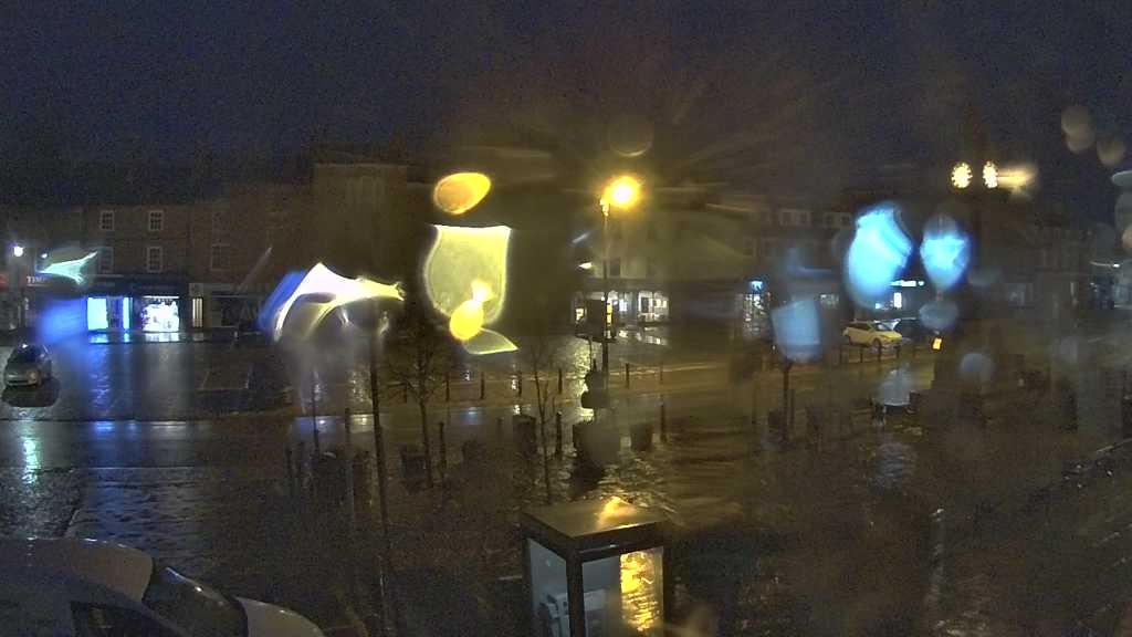 Thirsk webcam overlooking the Market Place