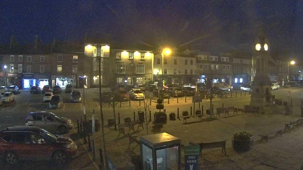 Thirsk webcam overlooking the Market Place