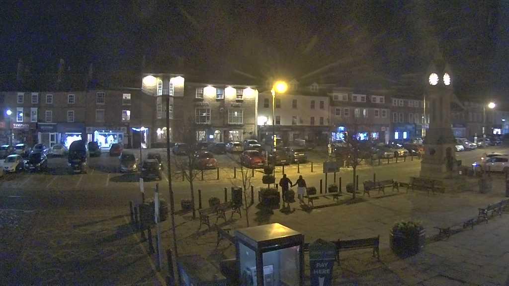 Thirsk webcam overlooking the Market Place