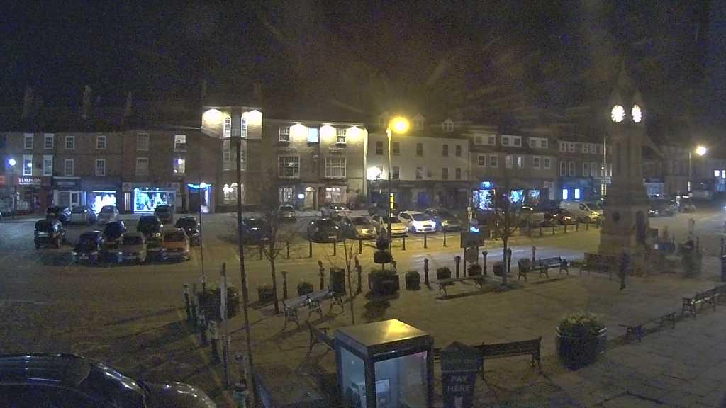 Thirsk webcam overlooking the Market Place