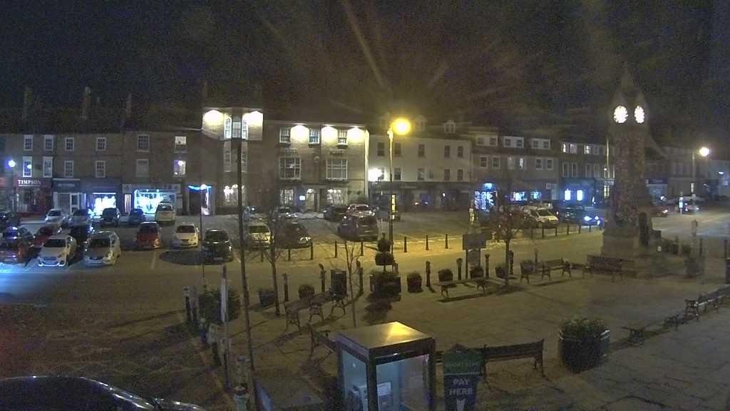 Thirsk webcam overlooking the Market Place