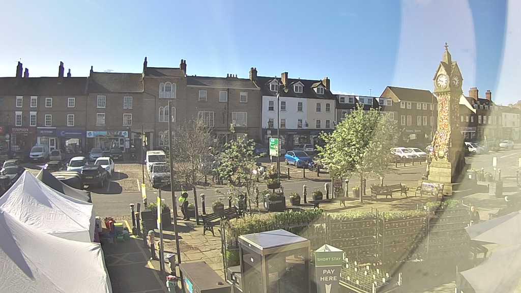 Thirsk webcam overlooking the Market Place