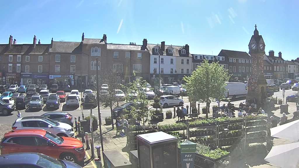 Thirsk webcam overlooking the Market Place