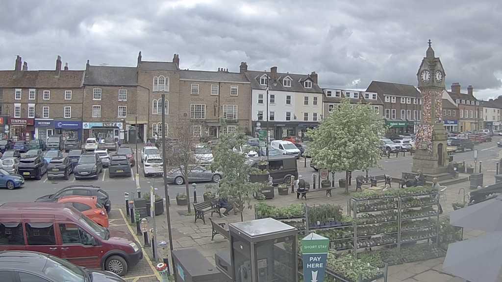 Thirsk webcam overlooking the Market Place