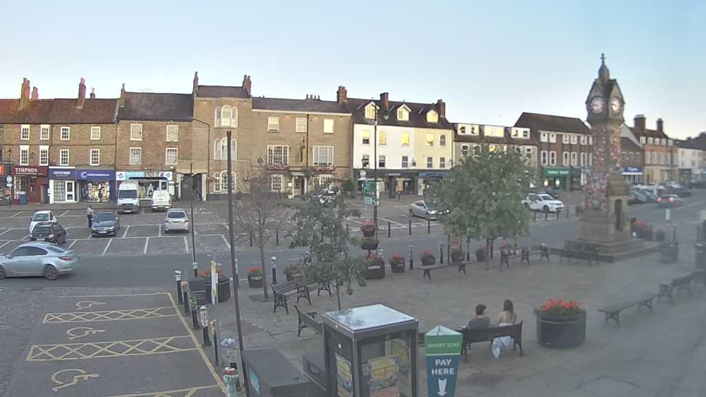Thirsk webcam overlooking the Market Place